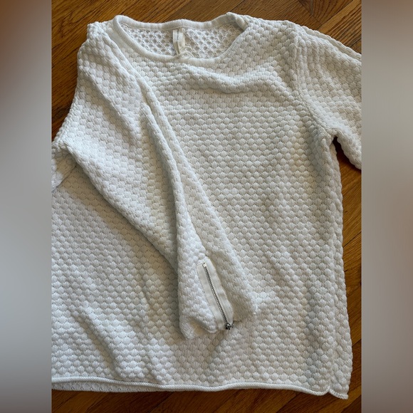 Organic cotton white sweater with zipper feature on the arms - Large - Picture 1 of 6